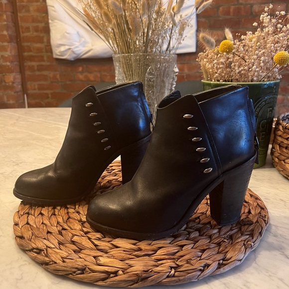 Authentic Rag and bone booties! Rag and bone boots! - Picture 4 of 7